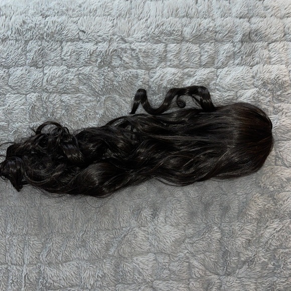 INSERT NAME HERE | Maddy Draw-String Ponytail - Picture 12 of 14